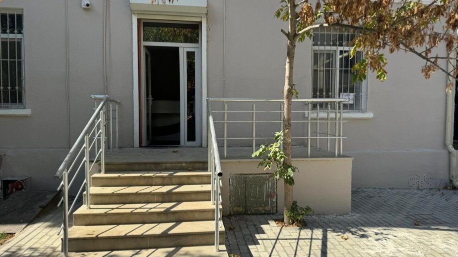 90 m<sup>2</sup> ofis icarəyə verilir, Xətai m.-1