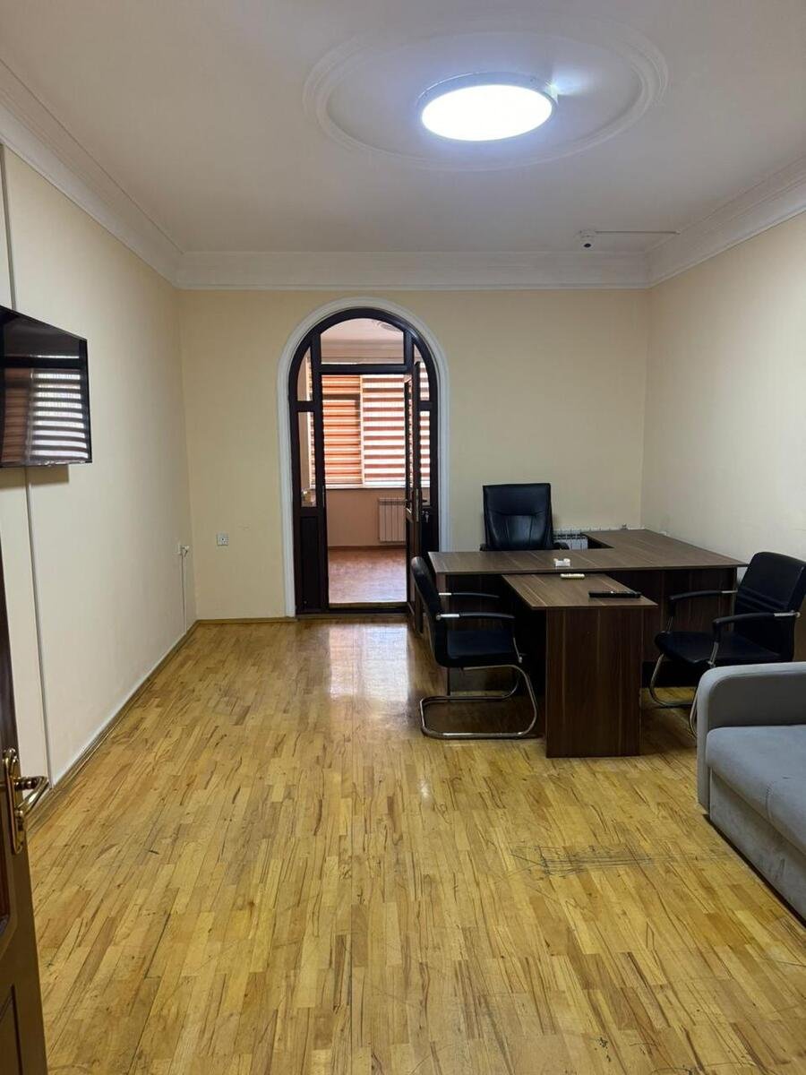 90 m<sup>2</sup> ofis icarəyə verilir, Xətai m.-2