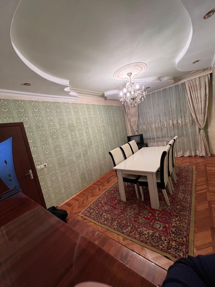 Kirayə verilir 3 otaqlı köhnə tikili, 105 m², Azadlıq Prospekti m.-3