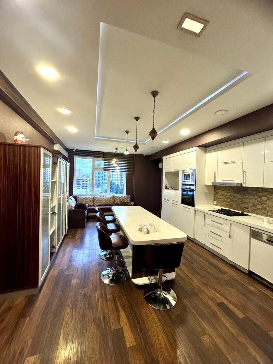 Kirayə verilir 4 otaqlı yeni tikili, 200 m², Xətai m.-5