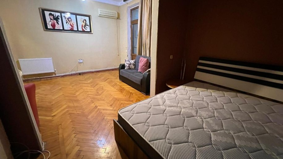 Kirayə verilir 1 otaqlı köhnə tikili, 45 m², Elmlər Akademiyası m.-4