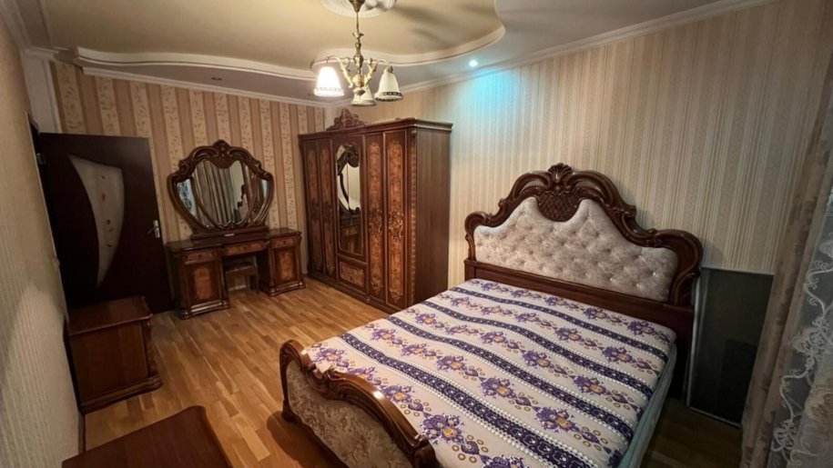 Kirayə verilir 3 otaqlı köhnə tikili, 100 m², Azadlıq Prospekti m.-3