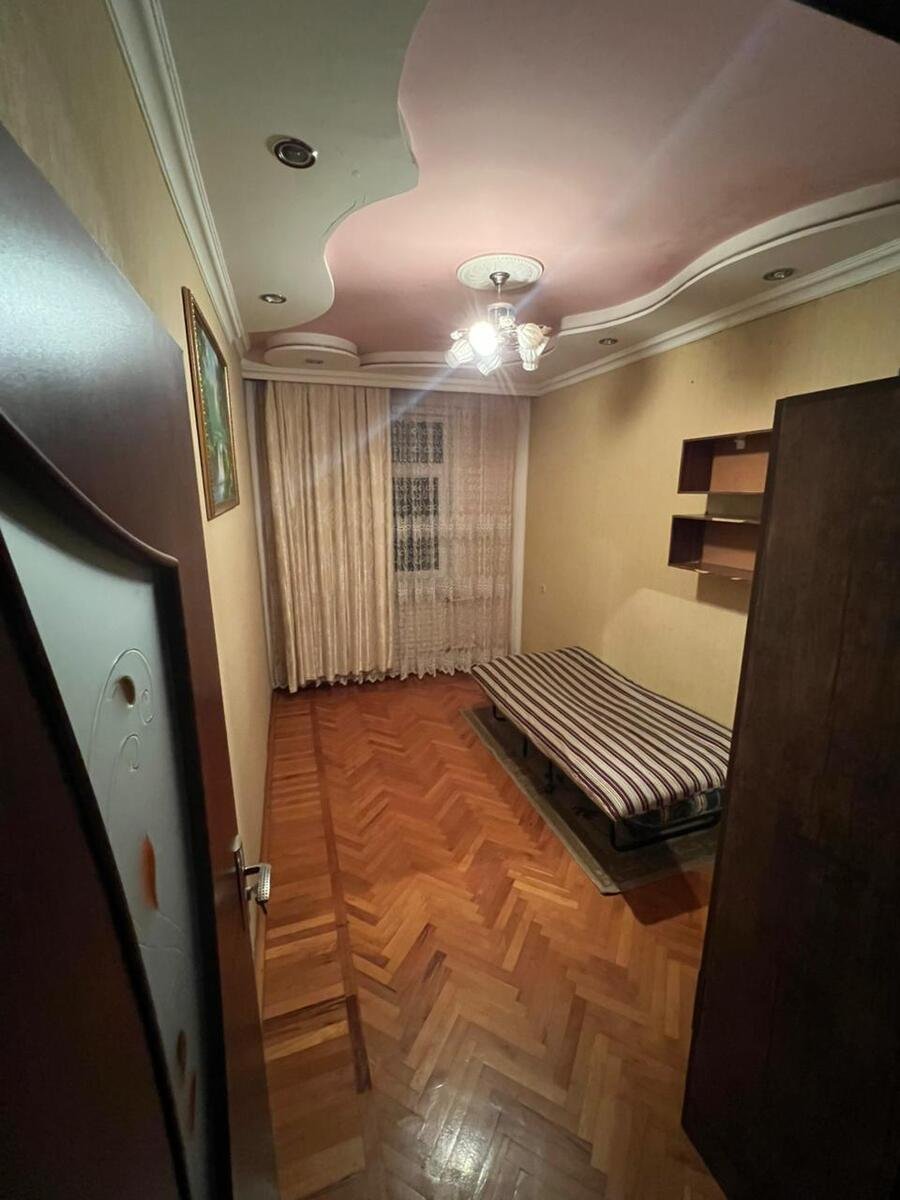 Kirayə verilir 3 otaqlı köhnə tikili, 100 m², Azadlıq Prospekti m.-6