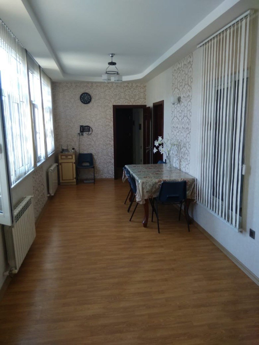 Kirayə verilir 2 otaqlı köhnə tikili, 75 m², Sahil m.-8