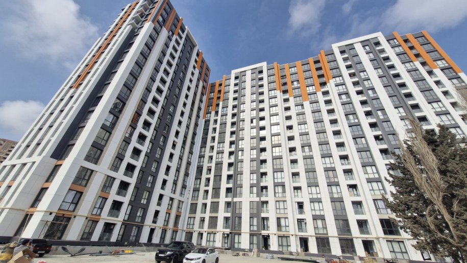 Satılır 3 otaqlı yeni tikili, 69 m², İnşaatçılar m.-1