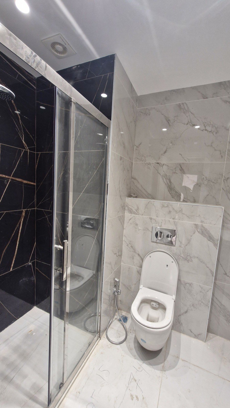 Satılır 3 otaqlı yeni tikili, 69 m², İnşaatçılar m.-6