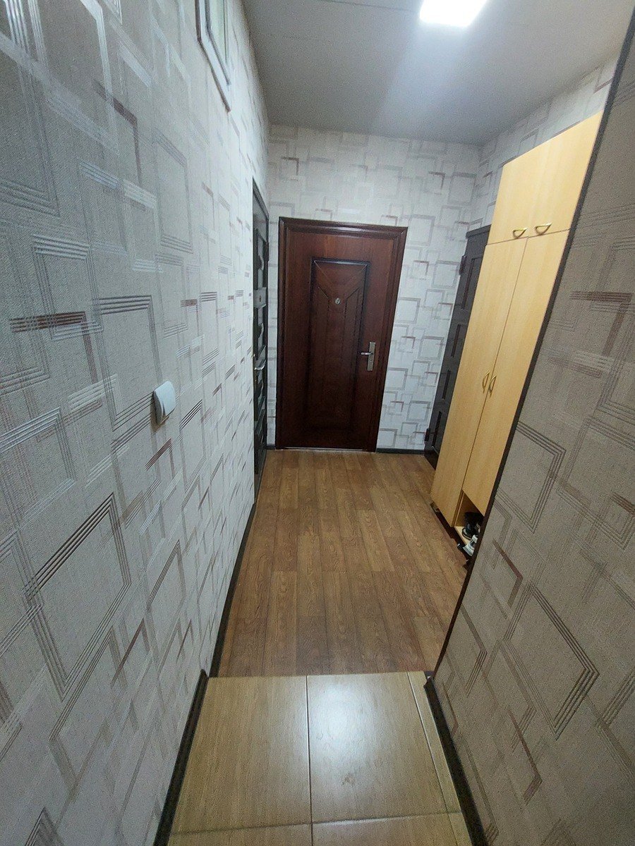 Satılır 6 otaqlı köhnə tikili, 104.8 m², İnşaatçılar m.-1