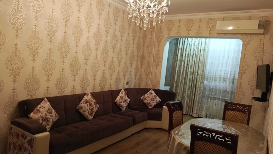 Satılır 6 otaqlı köhnə tikili, 104.8 m², İnşaatçılar m.-2