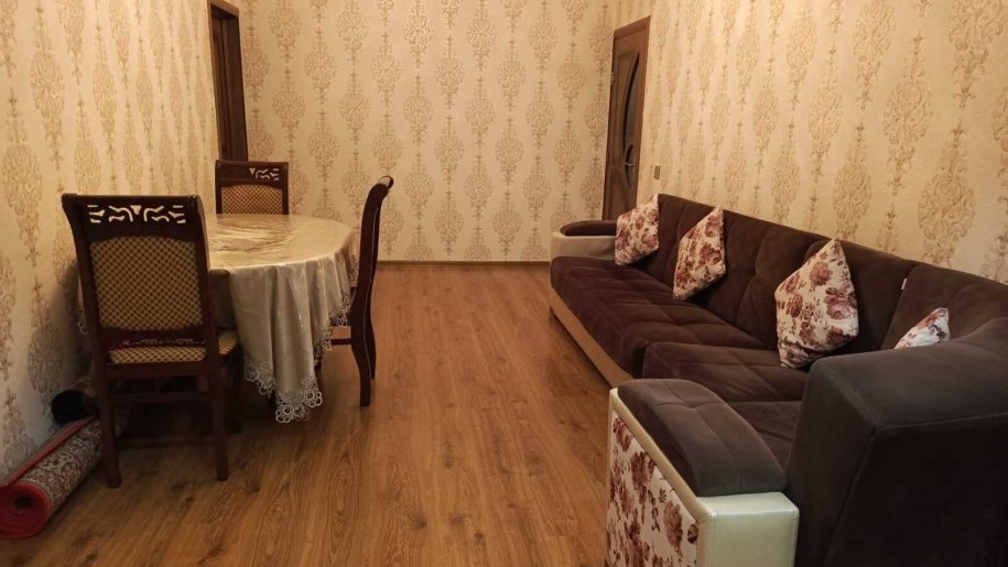 Satılır 6 otaqlı köhnə tikili, 104.8 m², İnşaatçılar m.-3
