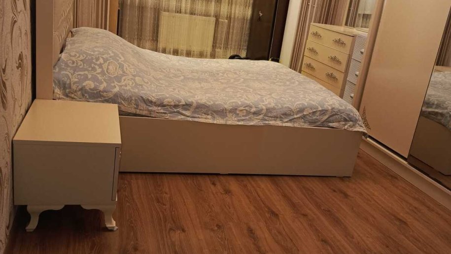 Satılır 6 otaqlı köhnə tikili, 104.8 m², İnşaatçılar m.-4