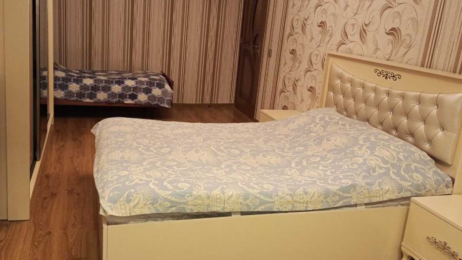 Satılır 6 otaqlı köhnə tikili, 104.8 m², İnşaatçılar m.-5