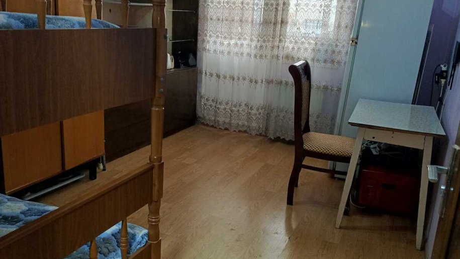 Satılır 6 otaqlı köhnə tikili, 104.8 m², İnşaatçılar m.-6