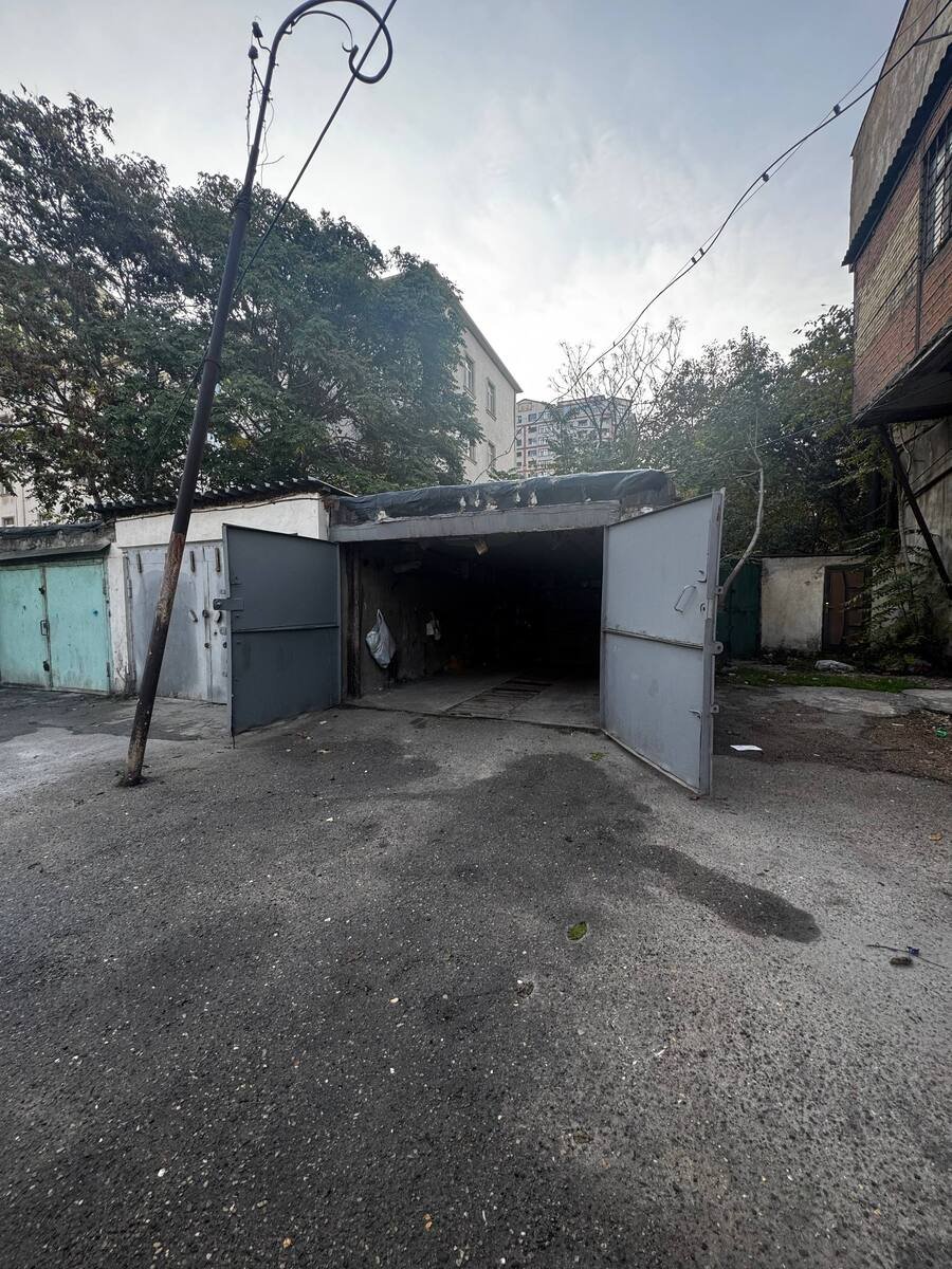 20 m<sup>2</sup> qaraj satılır, Nəriman Nərimanov m.-4