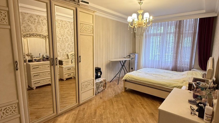 Satılır 3 otaqlı köhnə tikili, 80 m², Azadlıq Prospekti m.-2