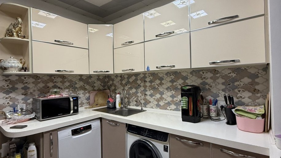 Satılır 3 otaqlı köhnə tikili, 80 m², Azadlıq Prospekti m.-4