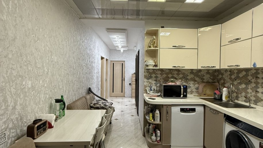 Satılır 3 otaqlı köhnə tikili, 80 m², Azadlıq Prospekti m.-5