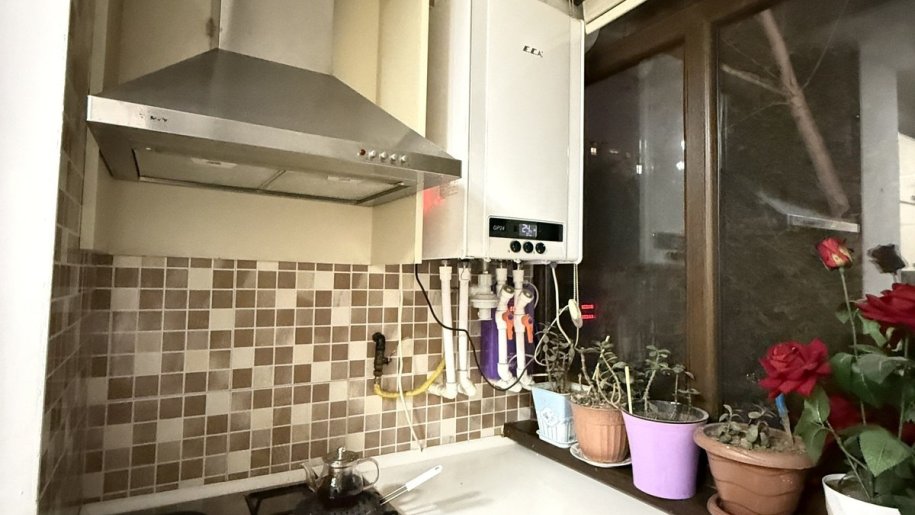 Satılır 3 otaqlı köhnə tikili, 80 m², Azadlıq Prospekti m.-7