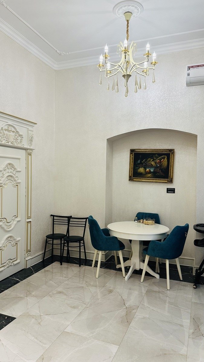 Satılır 4 otaqlı köhnə tikili, 215 m², 28 May m.-19