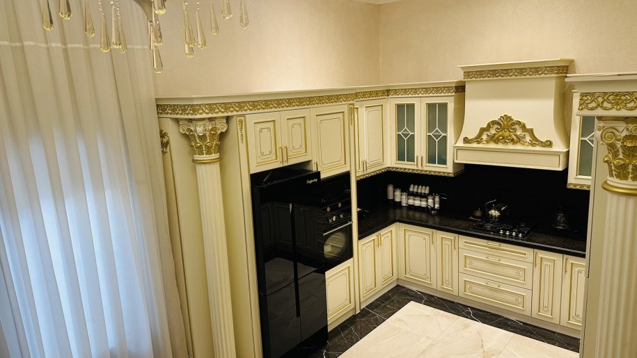 Satılır 4 otaqlı köhnə tikili, 215 m², 28 May m.-21