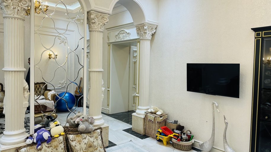 Satılır 4 otaqlı köhnə tikili, 215 m², 28 May m.-22