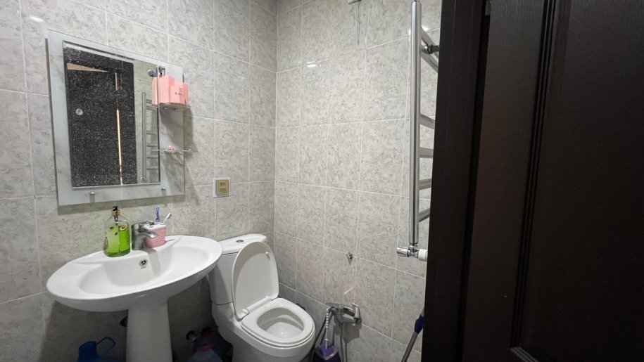 Kirayə verilir 1 otaqlı yeni tikili, 45 m², İnşaatçılar m.-6