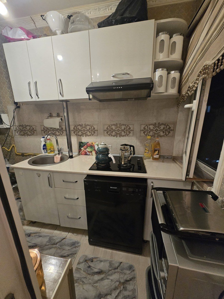 Kirayə verilir 3 otaqlı köhnə tikili, 56 m², Memar Əcəmi m.-11