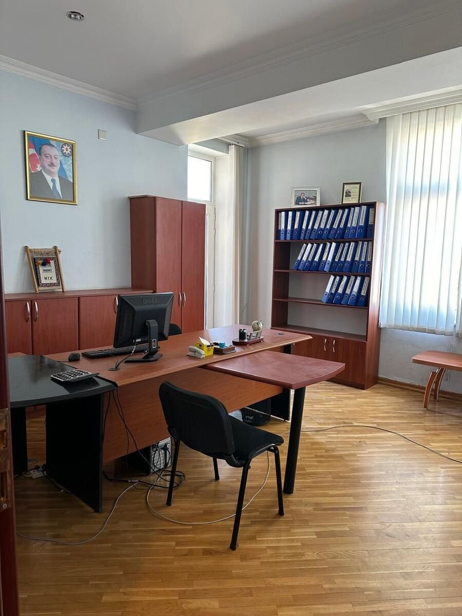 135 m<sup>2</sup> ofis icarəyə verilir, Elmlər Akademiyası m.-8