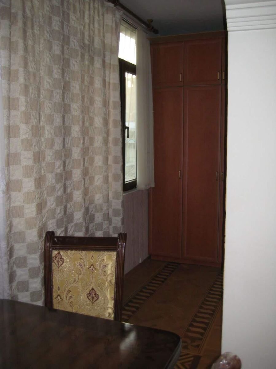 Kirayə verilir 4 otaqlı köhnə tikili, 100 m², 28 May m.-7