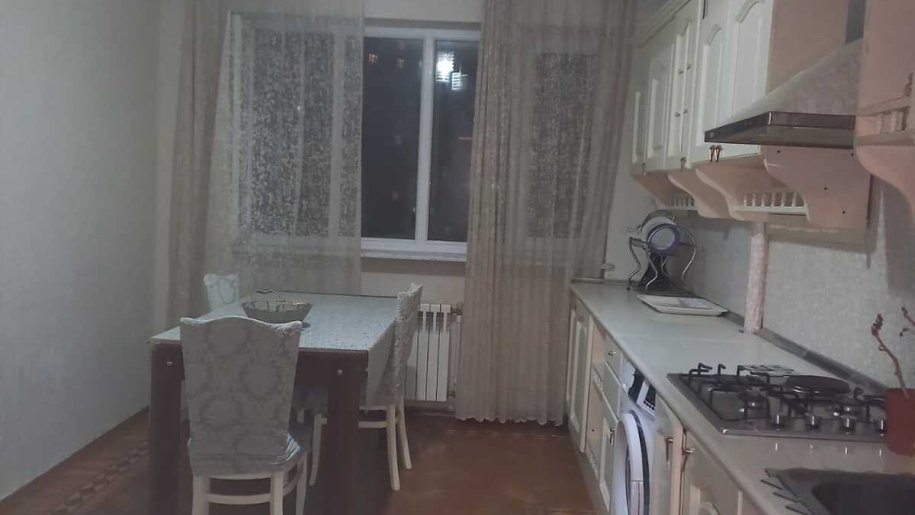 Kirayə verilir 3 otaqlı köhnə tikili, 80 m², 8 noyabr-2