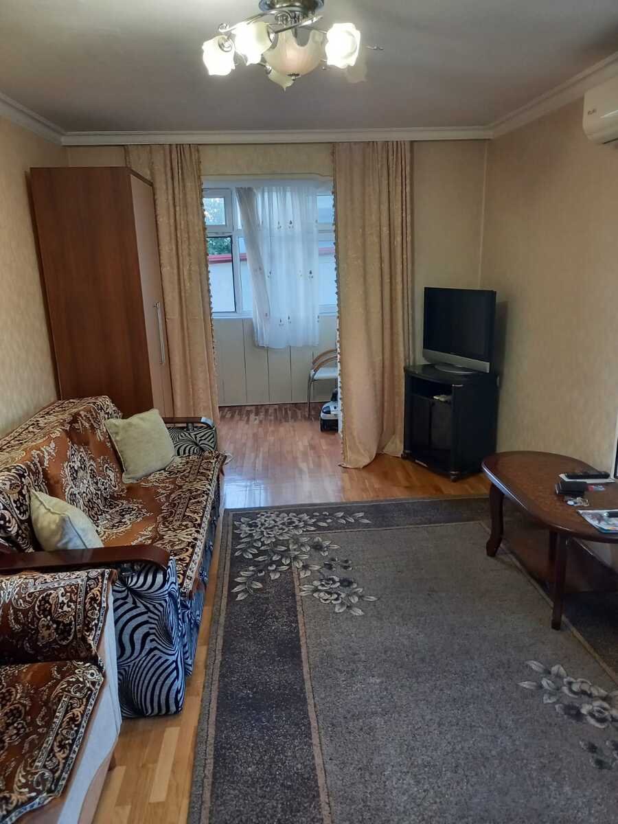 Satılır 1 otaqlı köhnə tikili, 32 m², Elmlər Akademiyası m.-1