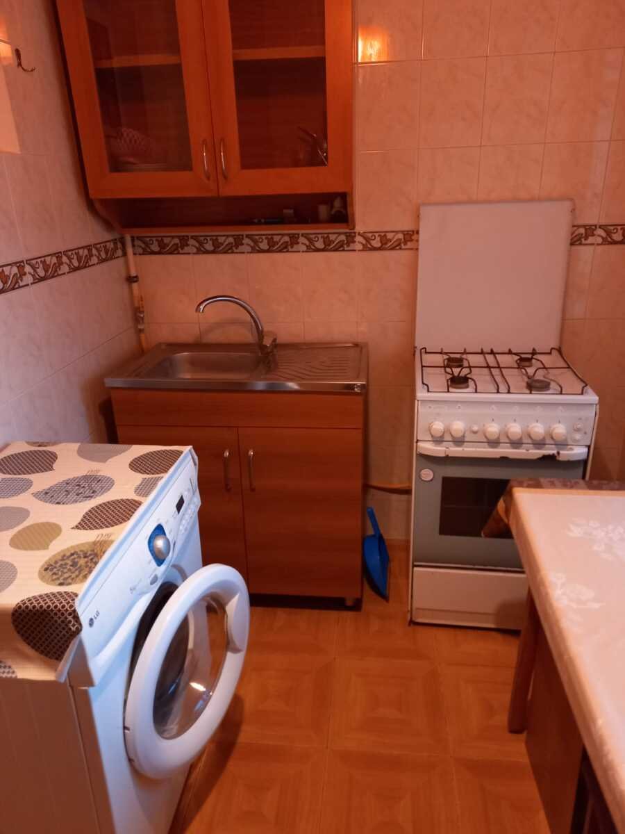 Satılır 1 otaqlı köhnə tikili, 32 m², Elmlər Akademiyası m.-4