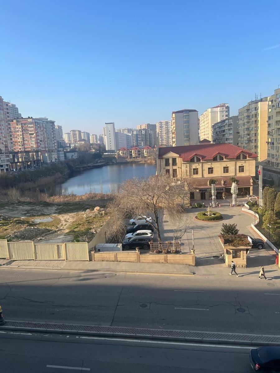 Kirayə verilir 3 otaqlı köhnə tikili, 63 m², İnşaatçılar m.-1