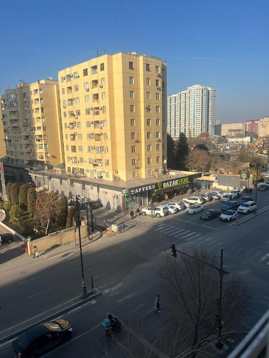 Kirayə verilir 3 otaqlı köhnə tikili, 63 m², İnşaatçılar m.-2