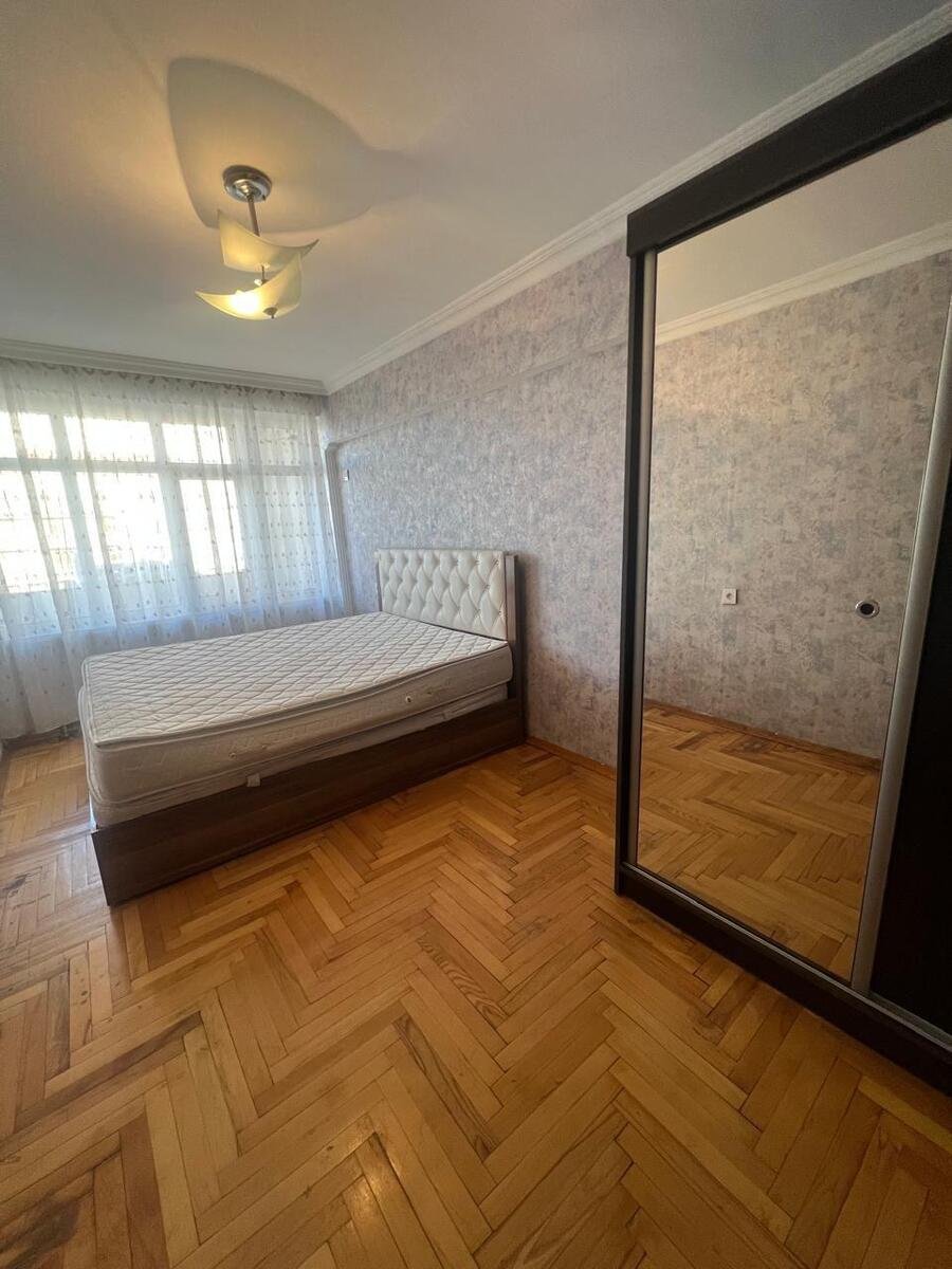 Kirayə verilir 3 otaqlı köhnə tikili, 63 m², İnşaatçılar m.-6
