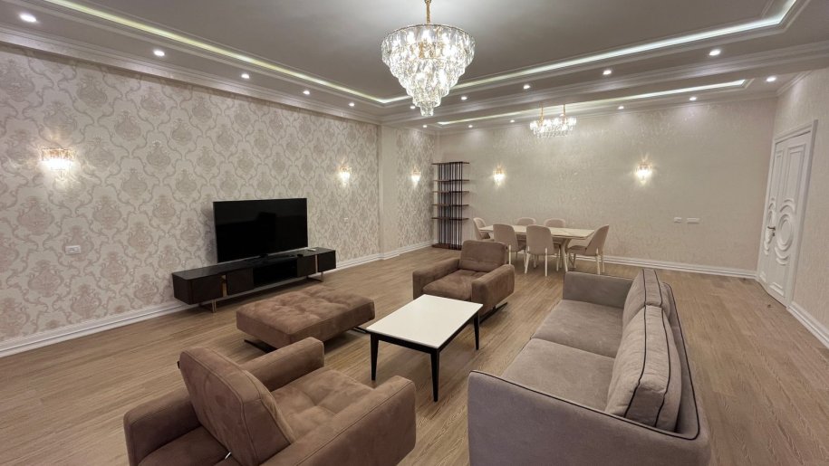 Kirayə verilir 4 otaqlı yeni tikili, 220 m², Səbail-5