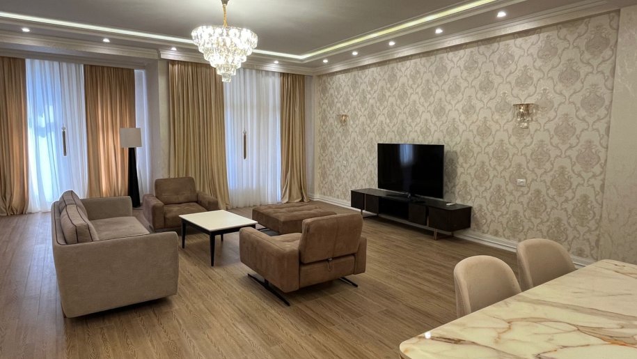 Kirayə verilir 4 otaqlı yeni tikili, 220 m², Səbail-6