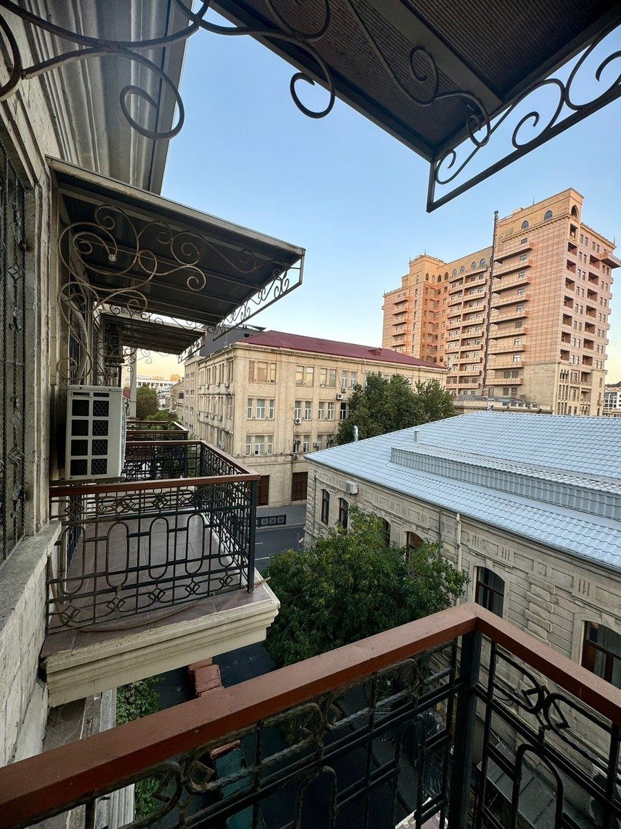 Satılır 2 otaqlı köhnə tikili, 55 m², Sahil m.-1