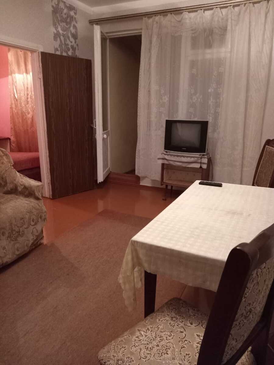 Kirayə verilir 2 otaqlı köhnə tikili, 35 m², Memar Əcəmi m.-8