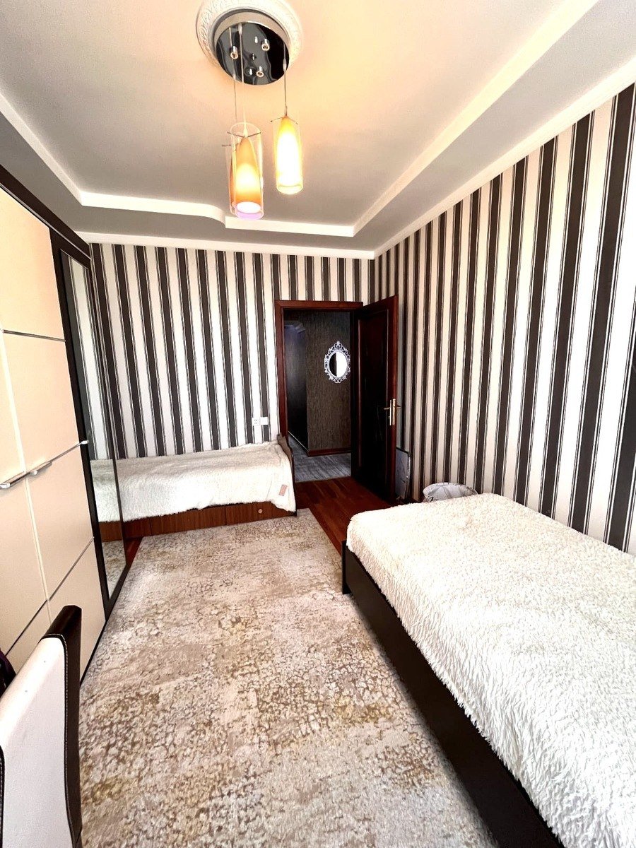 Satılır 4 otaqlı köhnə tikili, 80 m², Lökbatan-8