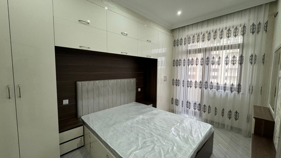 Kirayə verilir 2 otaqlı yeni tikili, 70 m², Bakıxanov (Razin)-12