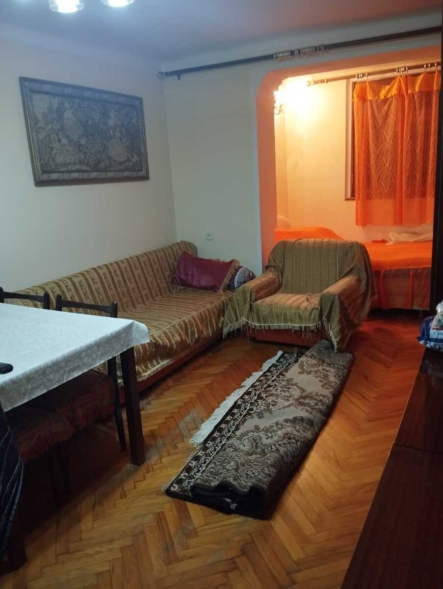 Kirayə verilir 1 otaqlı köhnə tikili, 30 m², Elmlər Akademiyası m.-1
