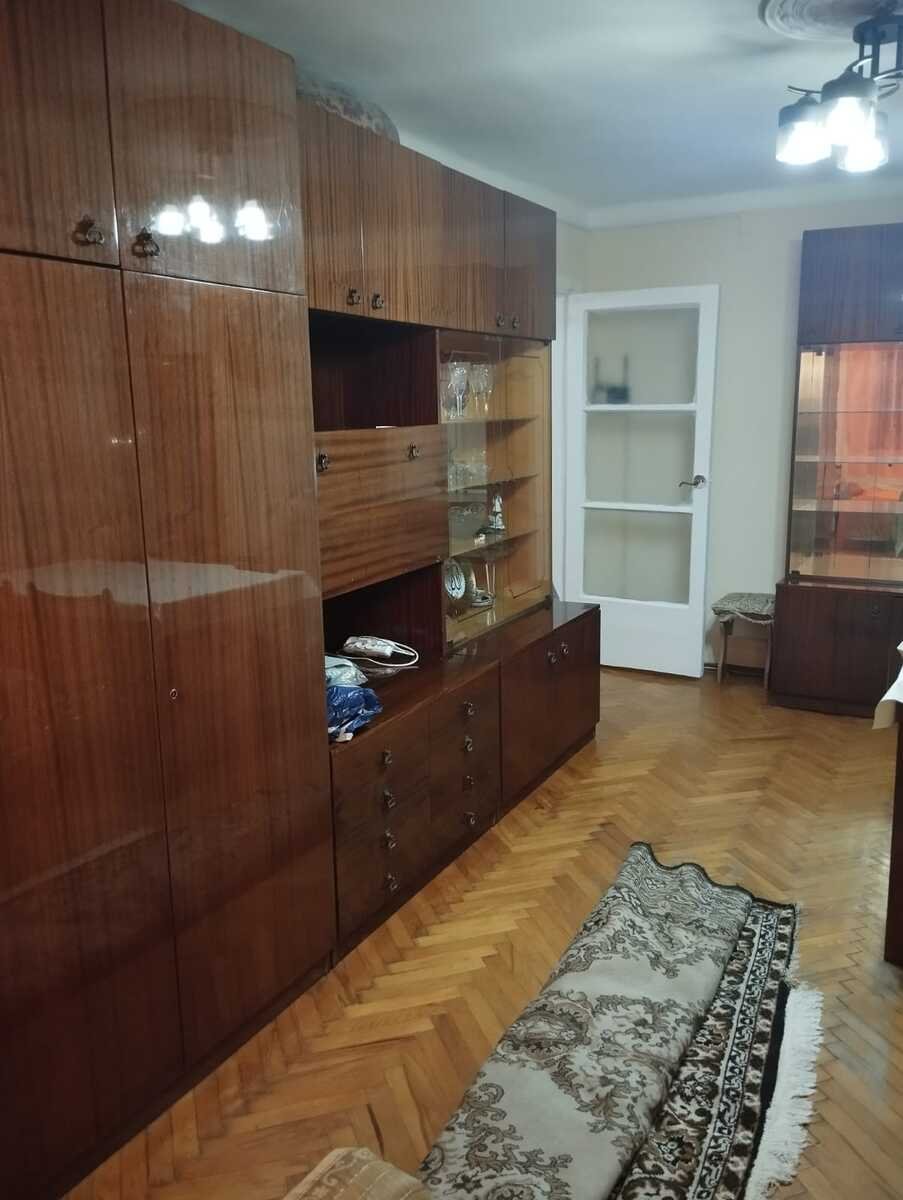 Kirayə verilir 1 otaqlı köhnə tikili, 30 m², Elmlər Akademiyası m.-2