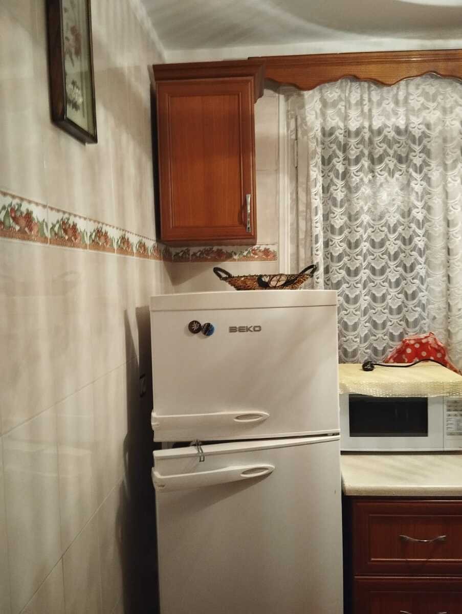 Kirayə verilir 1 otaqlı köhnə tikili, 30 m², Elmlər Akademiyası m.-8