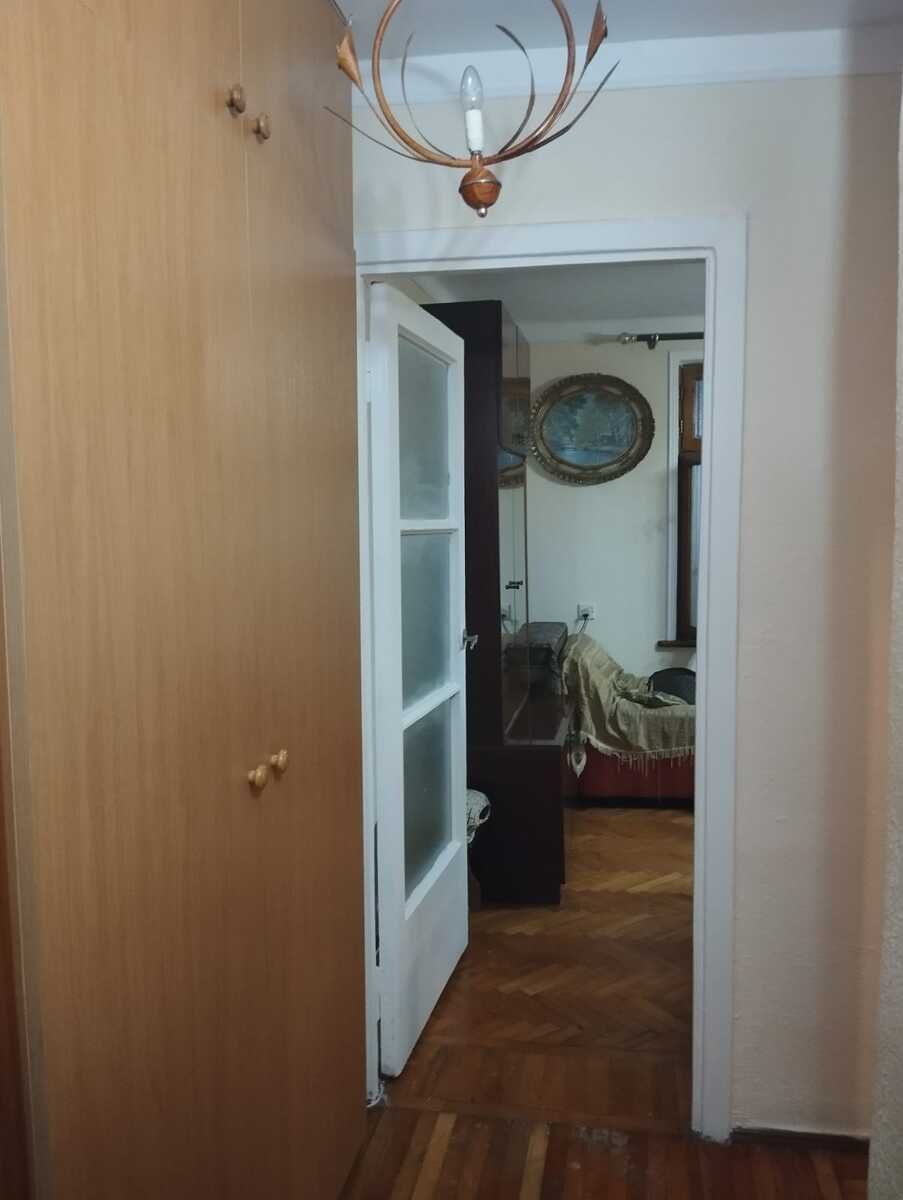 Kirayə verilir 1 otaqlı köhnə tikili, 30 m², Elmlər Akademiyası m.-9