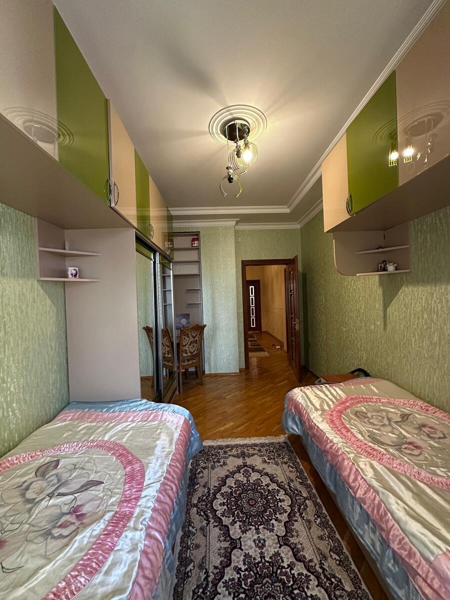 Satılır 3 otaqlı yeni tikili, 176 m², Elmlər Akademiyası m.-5