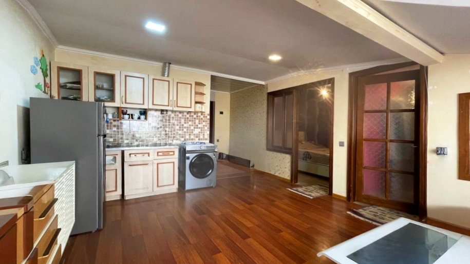 Satılır 2 otaqlı köhnə tikili, 50 m², İnşaatçılar m.-3