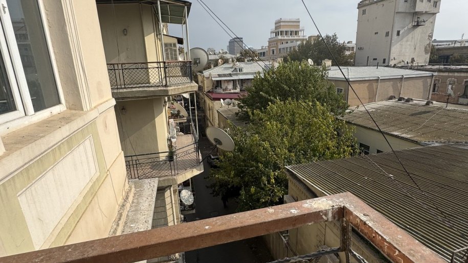 Satılır 3 otaqlı köhnə tikili, 73 m², Sahil m.-4