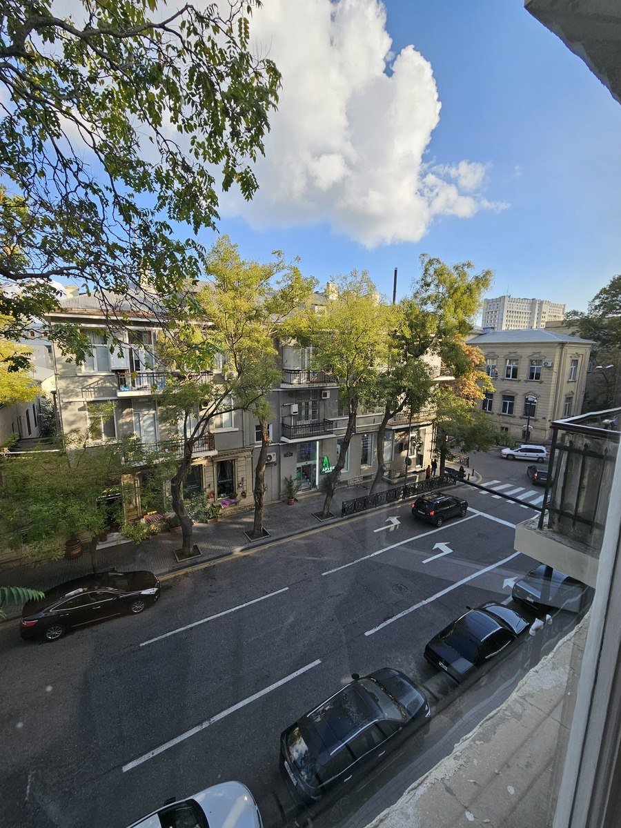 Kirayə verilir 2 otaqlı köhnə tikili, 55 m², İçərişəhər m.-7