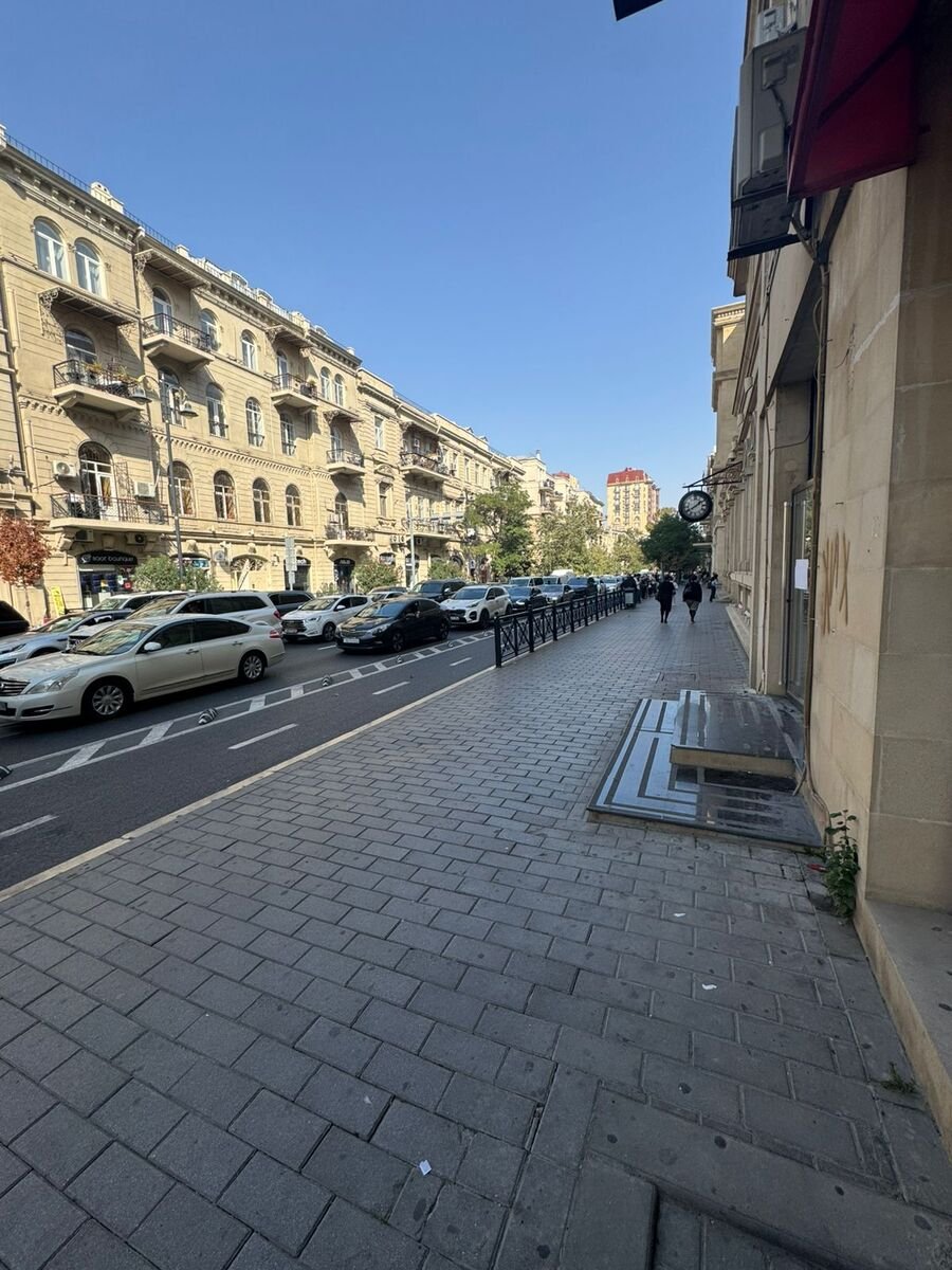 220 kv.m. obyekt icarəyə verilir, 28 May m.-1