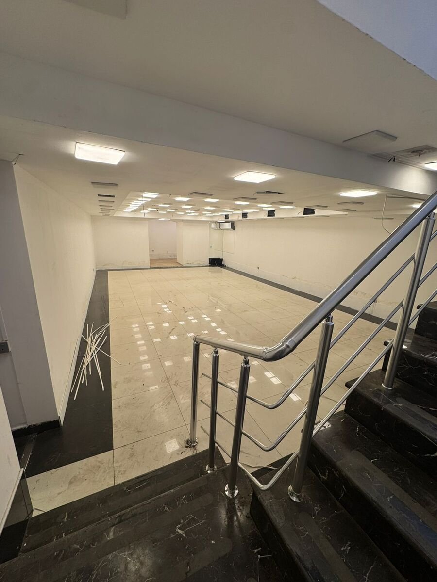 220 kv.m. obyekt icarəyə verilir, 28 May m.-4